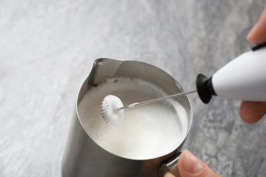 Milchaufschäumer für Café Latte